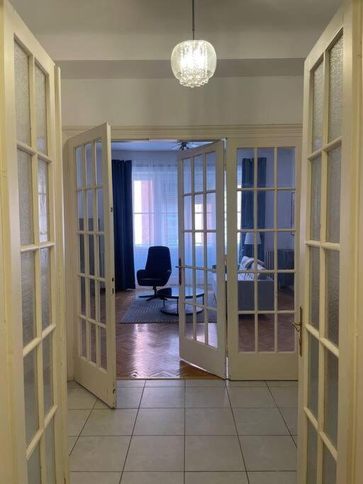 3 Bedroom By The Parliament Apartment Budapest