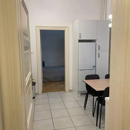3 Bedroom Apartment By The Parliament Budapest Exterior photo