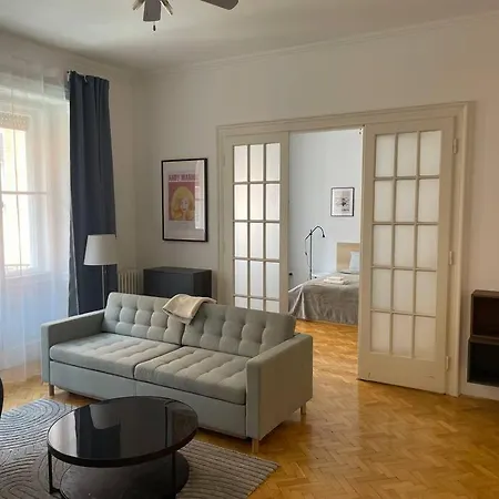 3 Bedroom Apartment By The Parliament Budapest Exterior photo